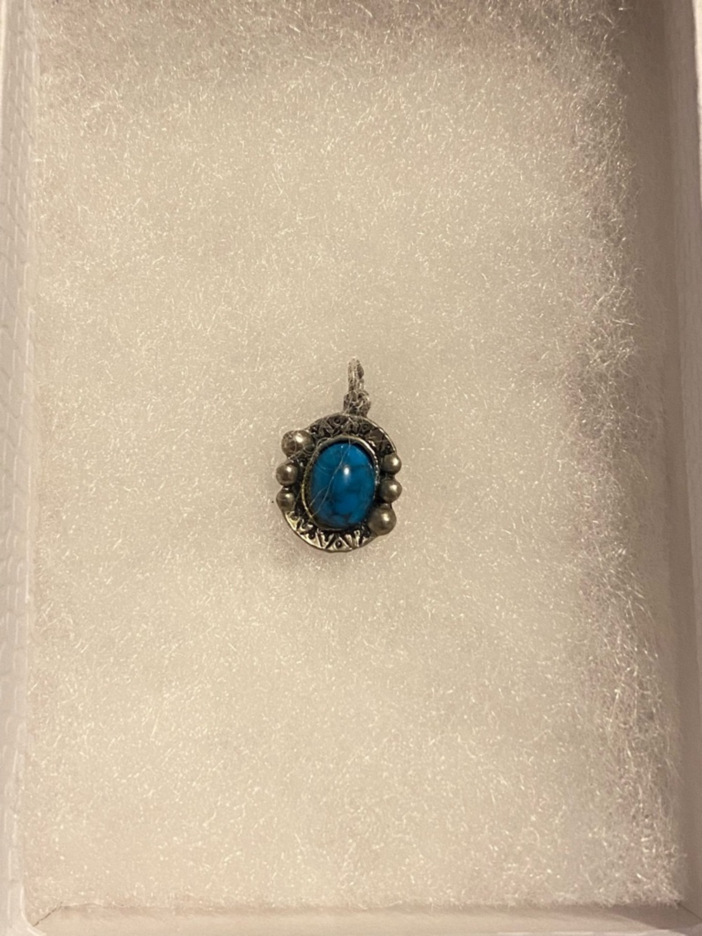 🩵💚🩵Vtg Sterling Silver Genuine Raw & Rare Native American Turquoise Oval Pendant